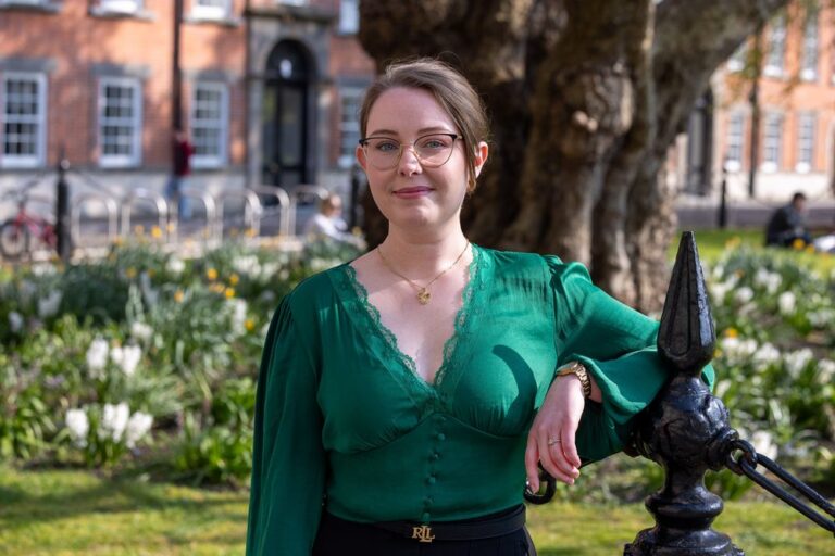 Dr Laura Kane